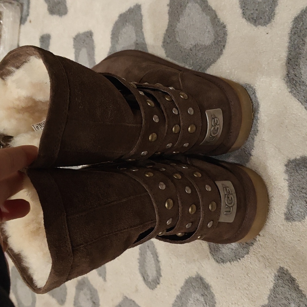 NWOT UGG Brown Zip-Up Studded Boots